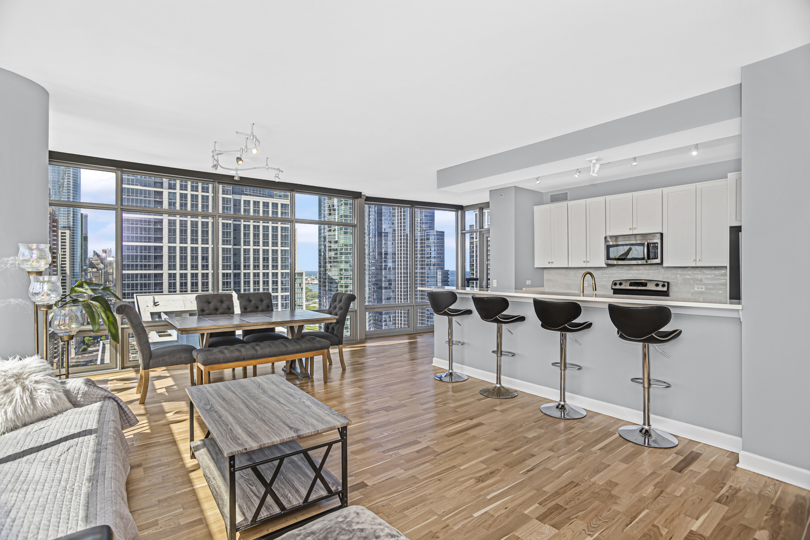 100 E 14th Street Unit: 2710