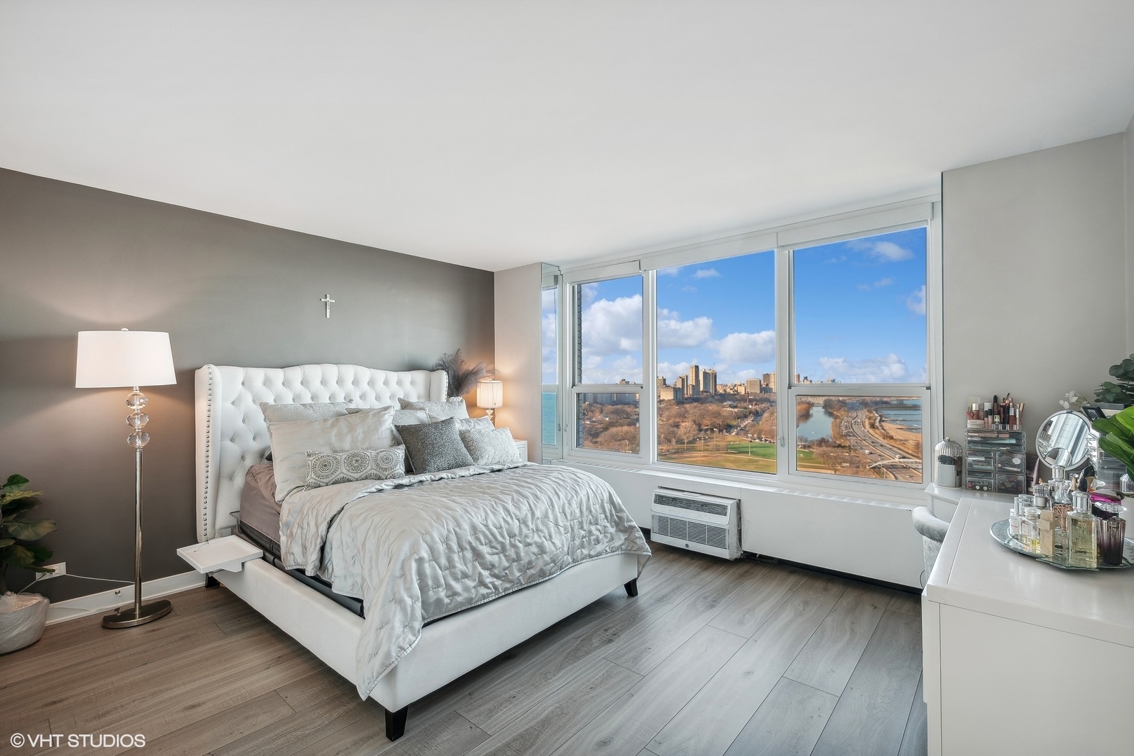 1550 N Lake Shore Drive Unit: 24C