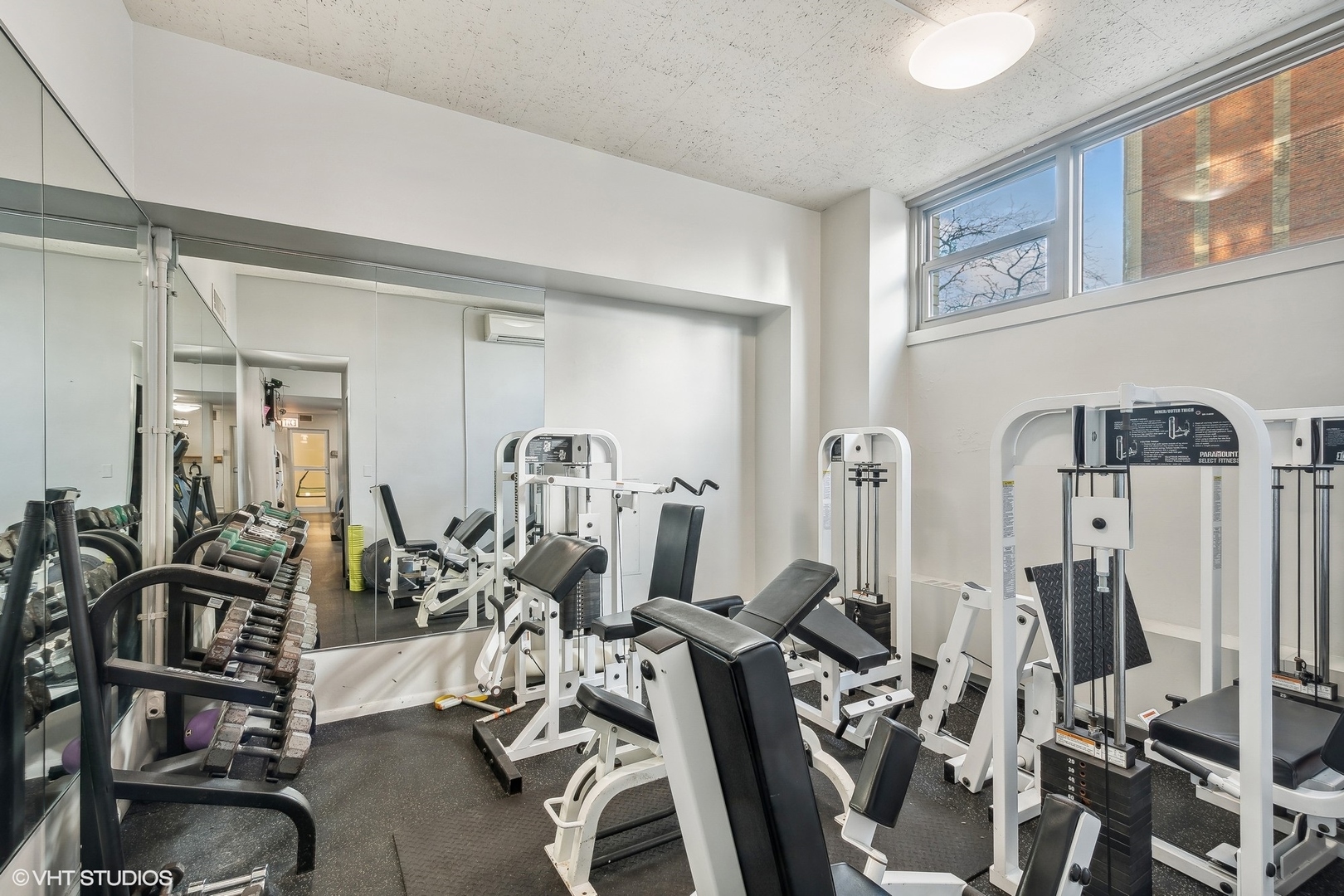 1550 N Lake Shore Drive Unit: 24C