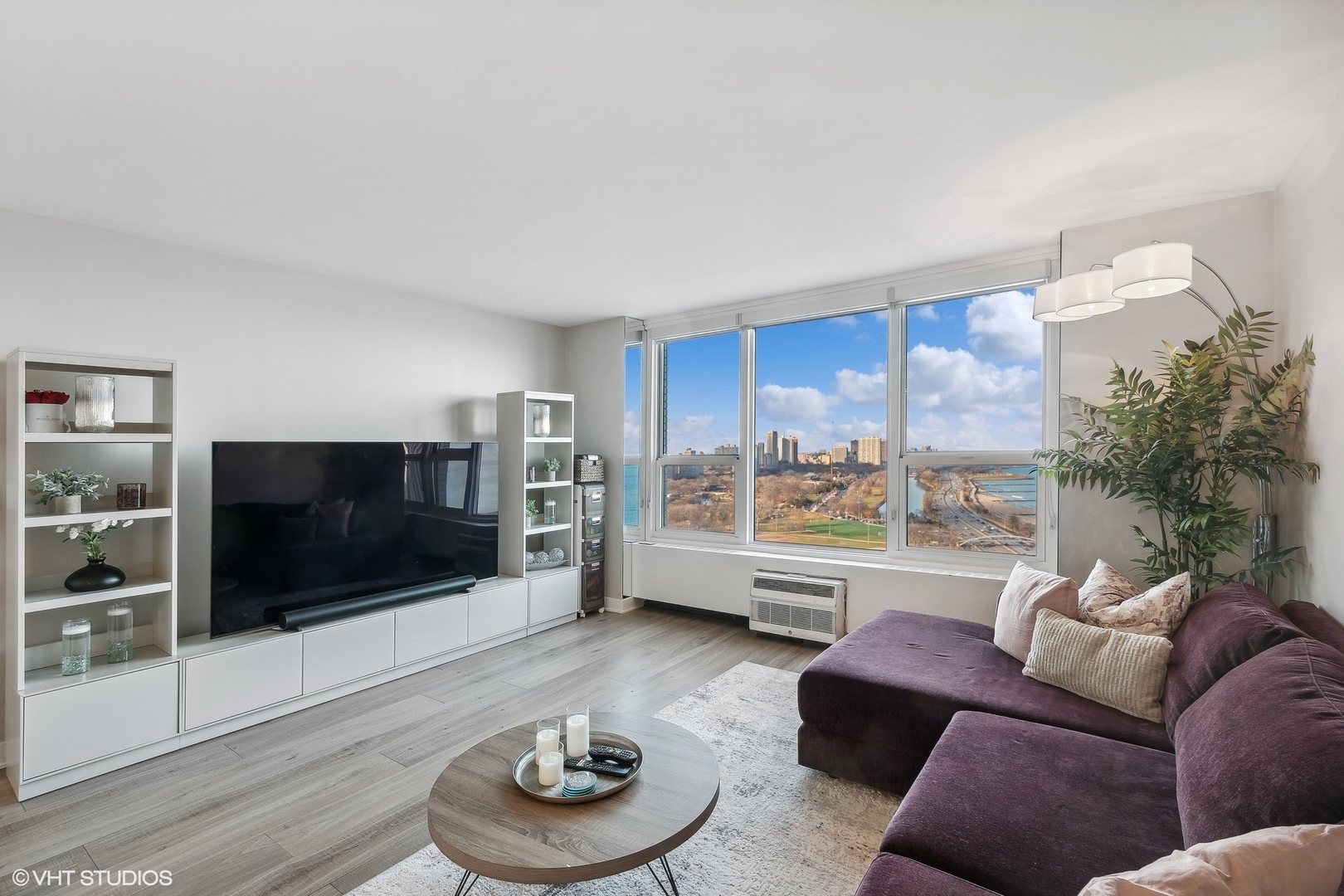 1550 N Lake Shore Drive Unit: 24C