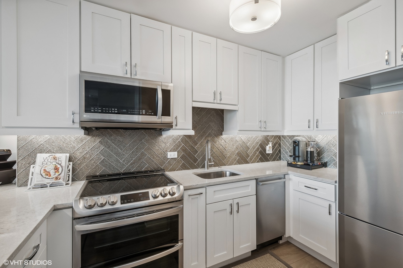 1550 N Lake Shore Drive Unit: 24C