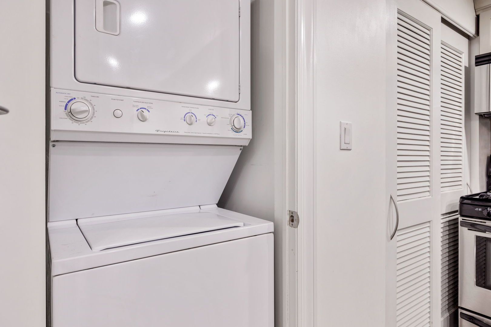 711 W Melrose Street Unit: E1