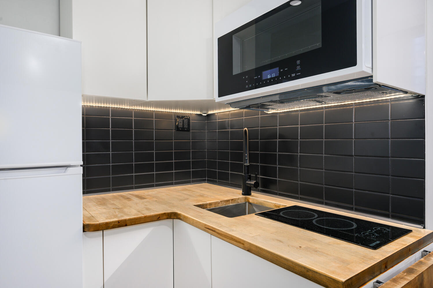 21 W Goethe Street Unit: 2D