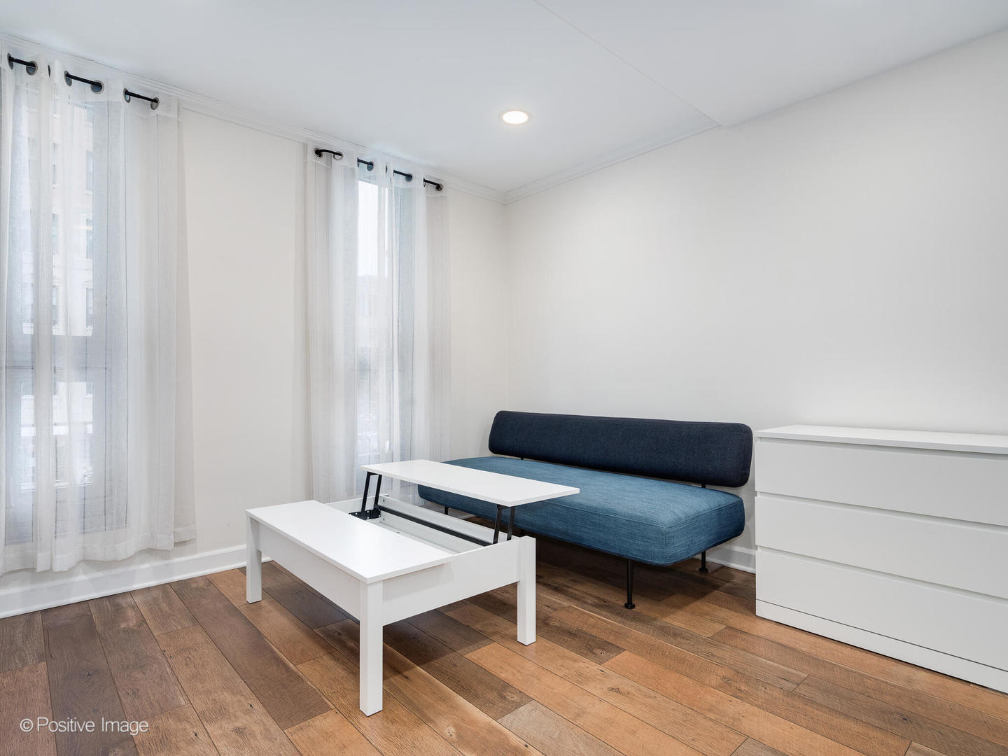 21 W Goethe Street Unit: 2D