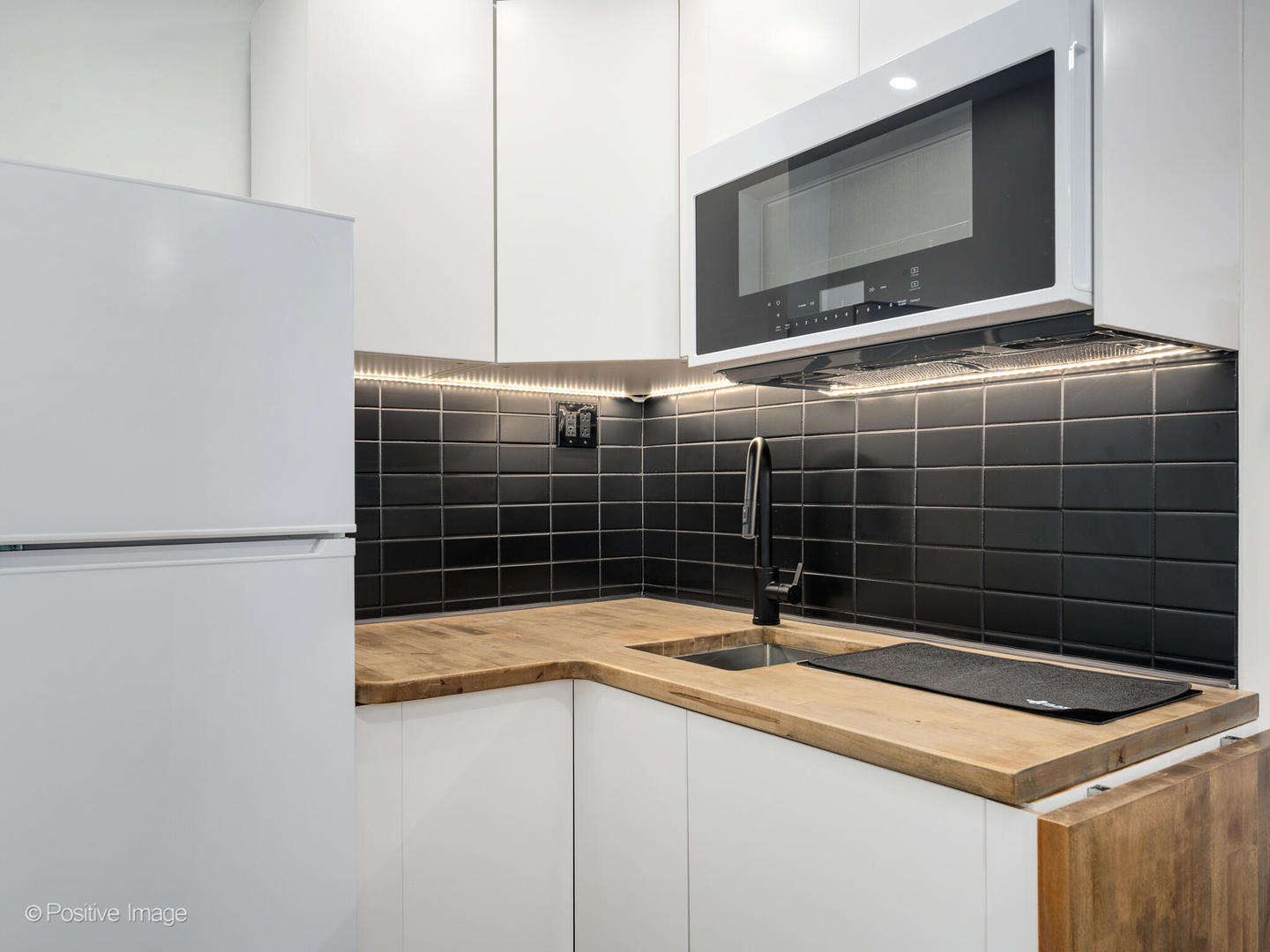 21 W Goethe Street Unit: 2D