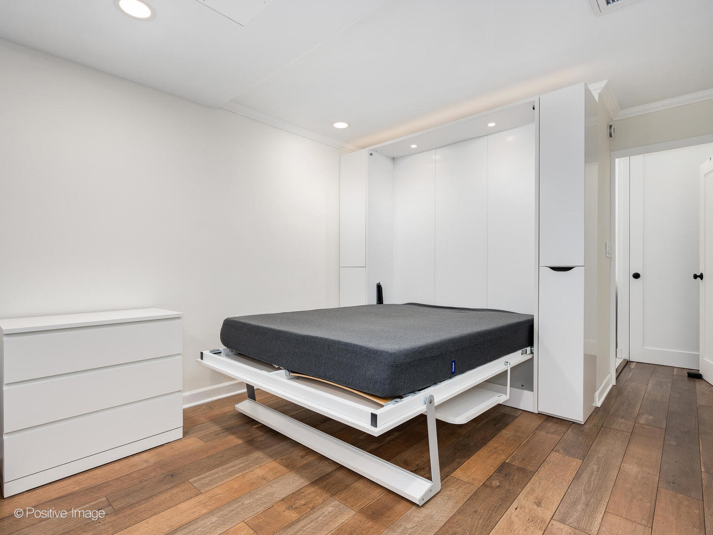 21 W Goethe Street Unit: 2D