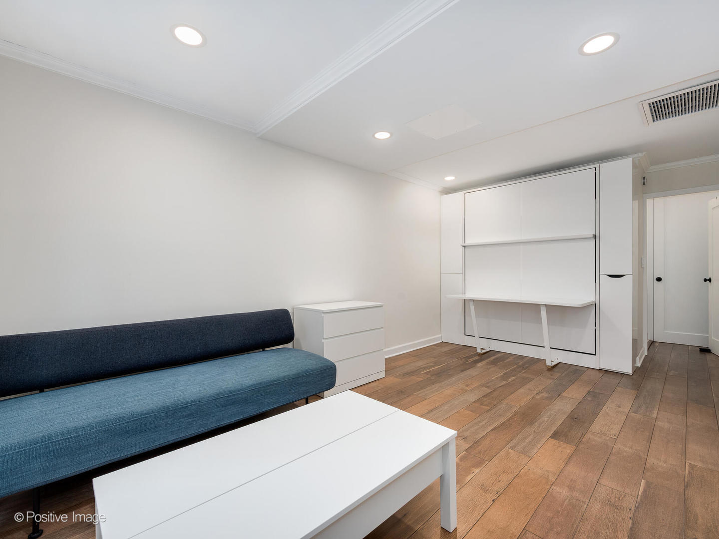 21 W Goethe Street Unit: 2D