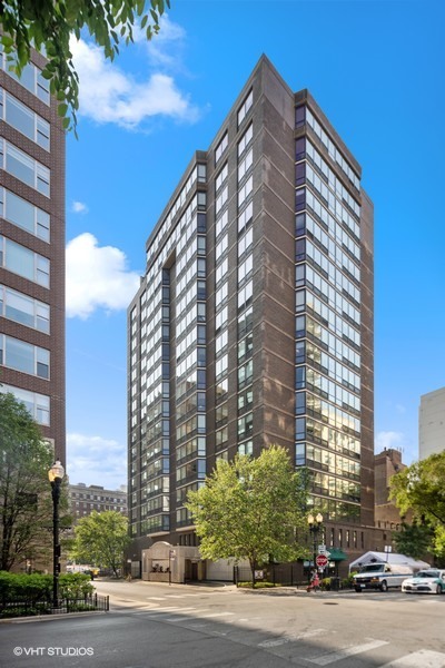 21 W Goethe Street Unit: 2D