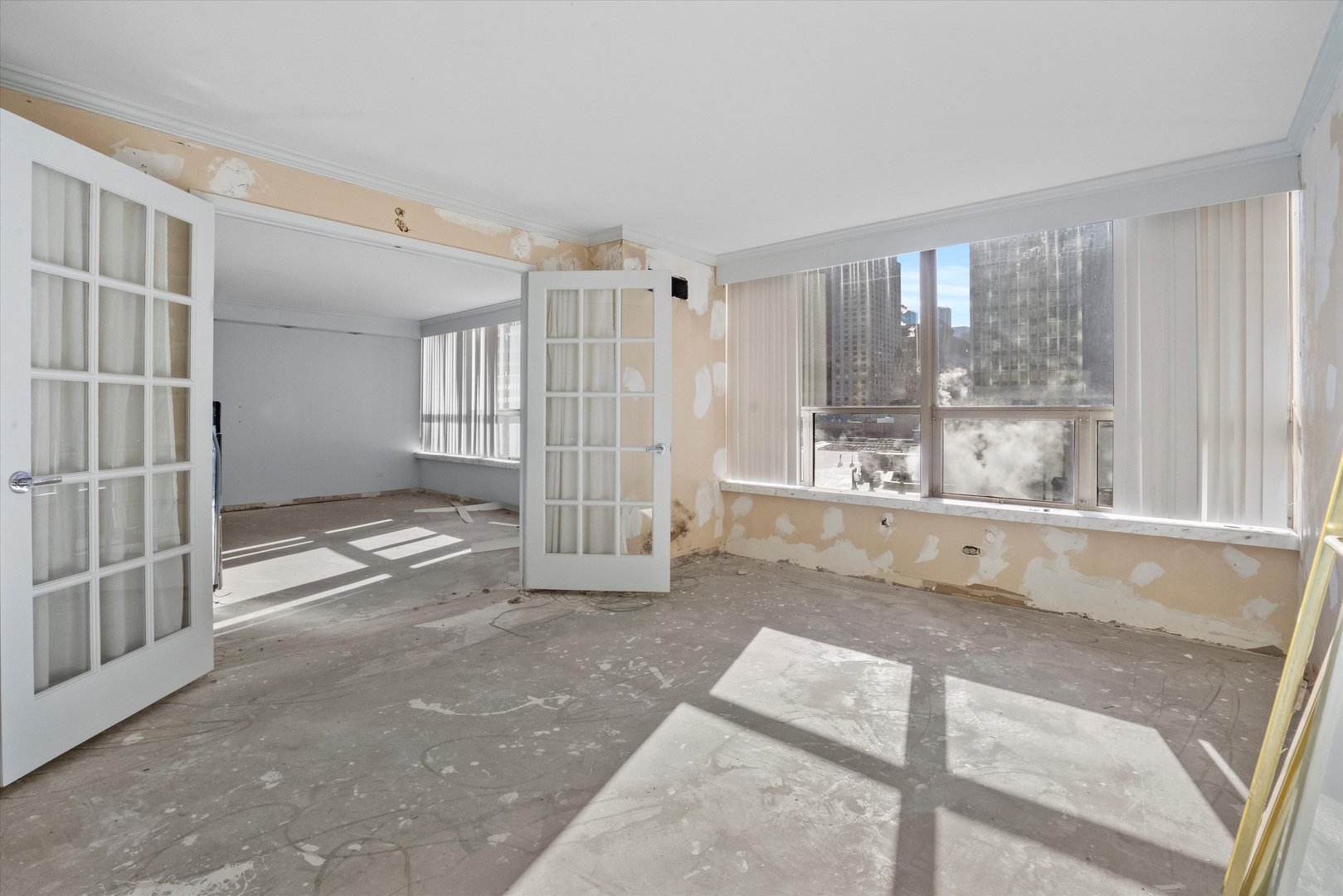 110 E Delaware Place Unit: 1004