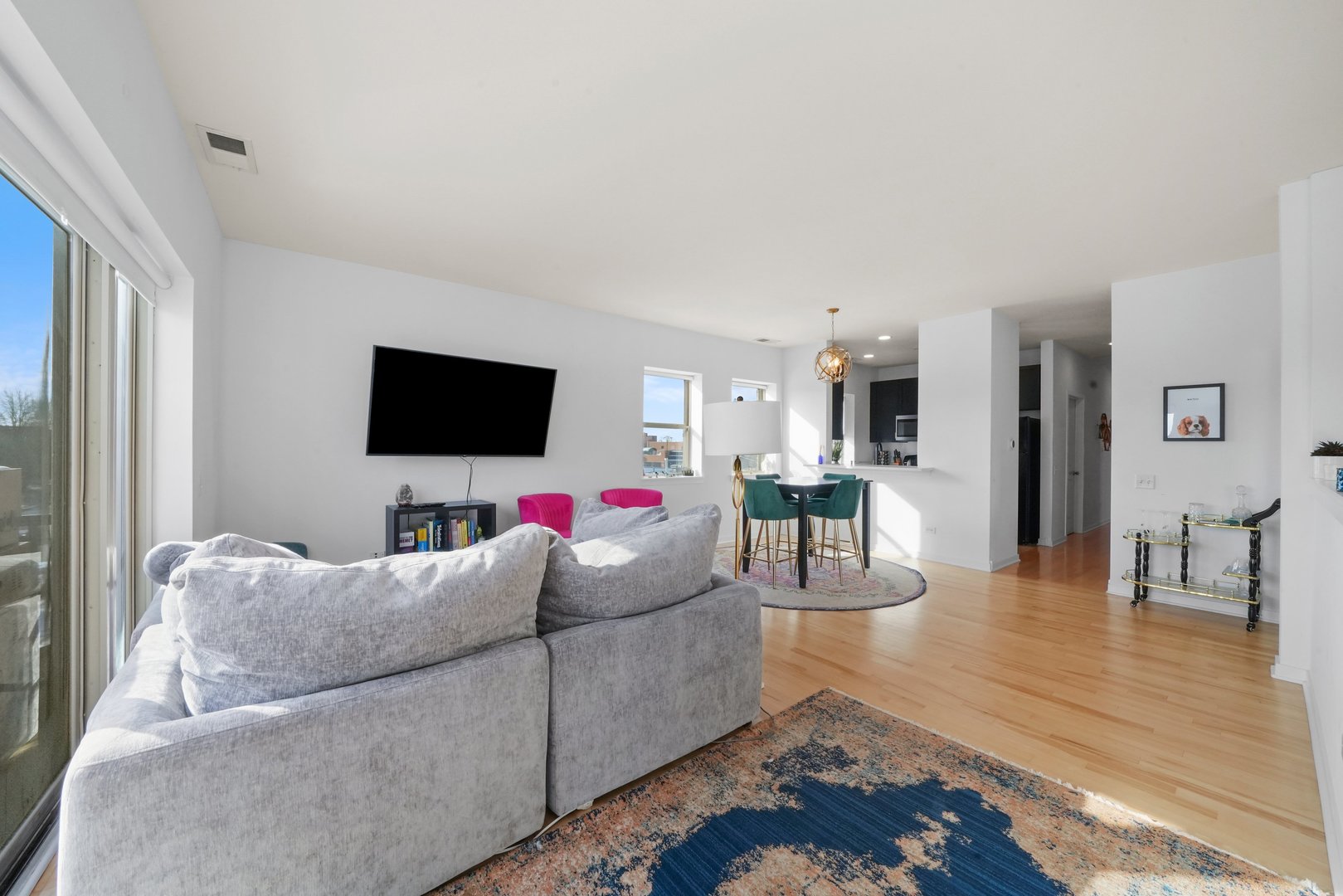 1270 S Blue Island Avenue Unit: 301