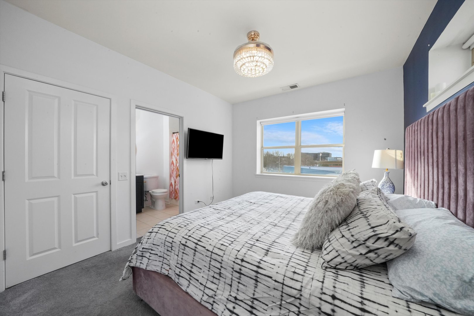 1270 S Blue Island Avenue Unit: 301