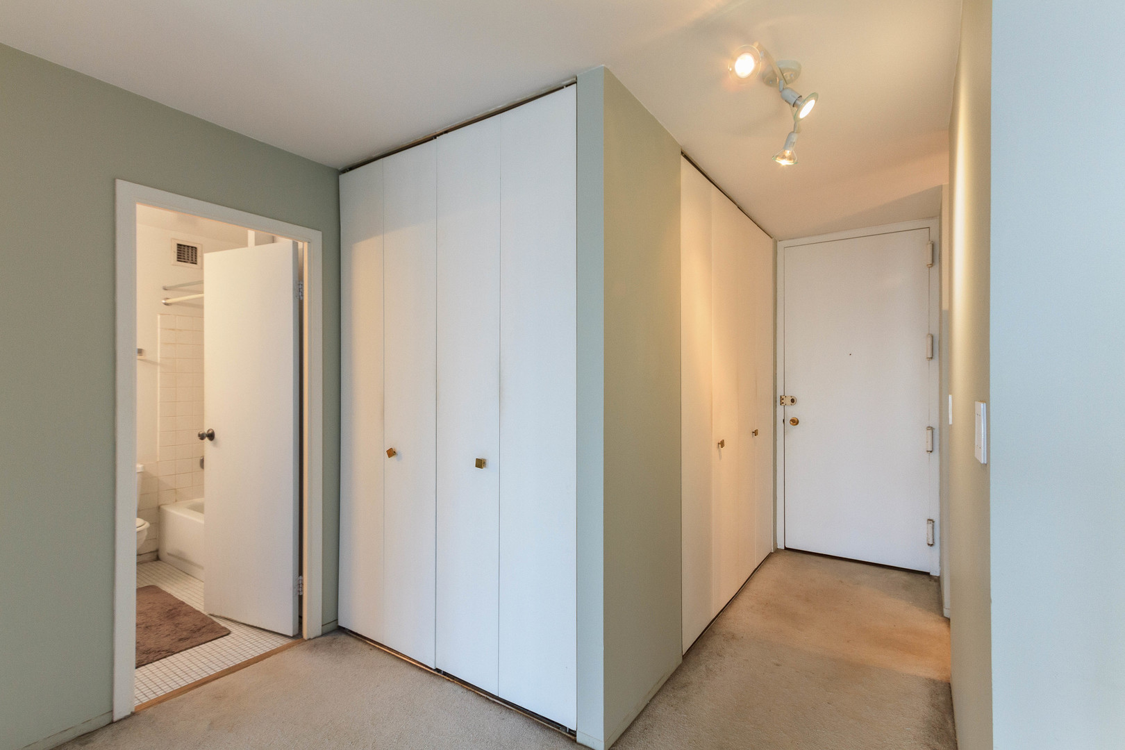 1636 N Wells Street Unit: 1209