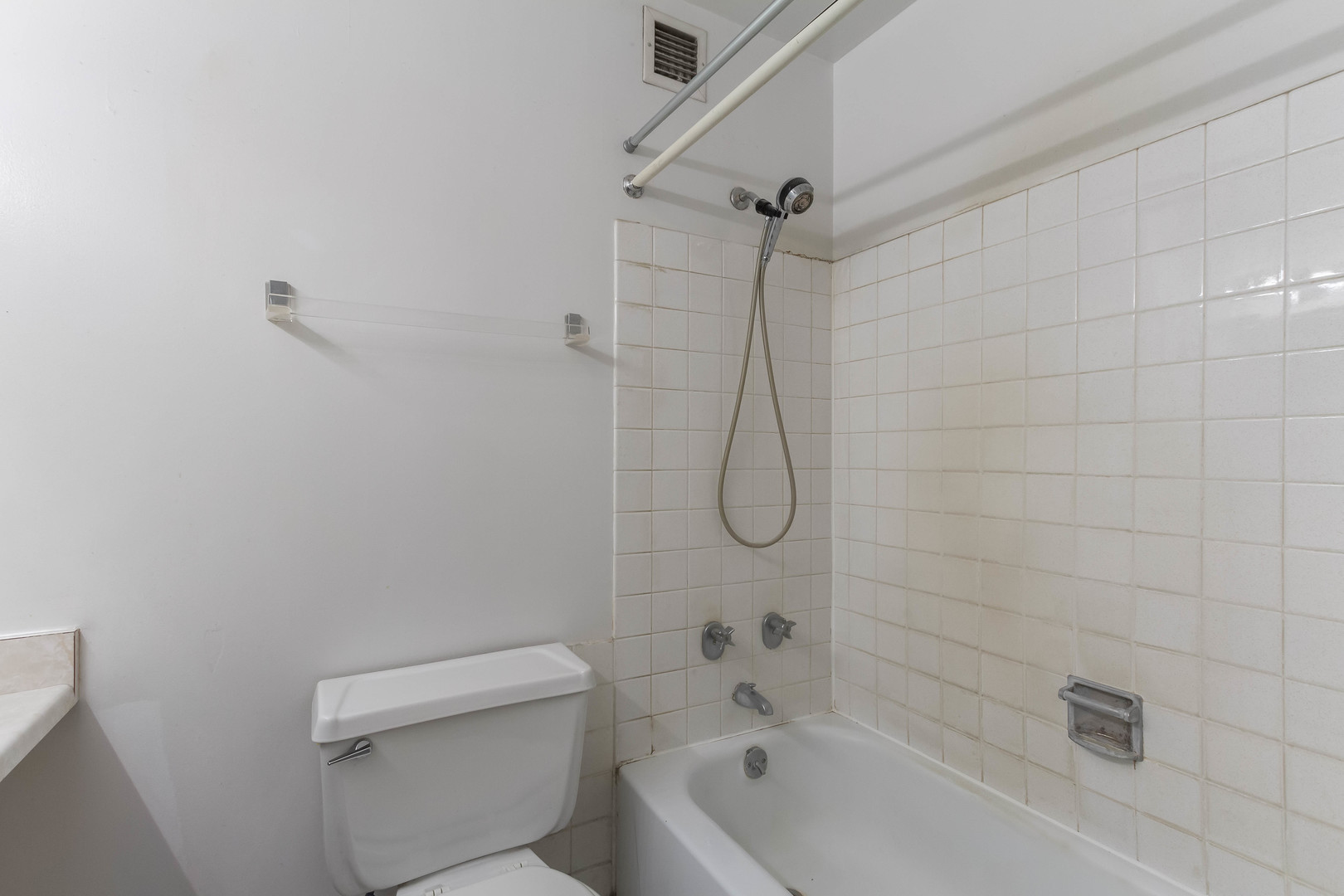 1636 N Wells Street Unit: 1209