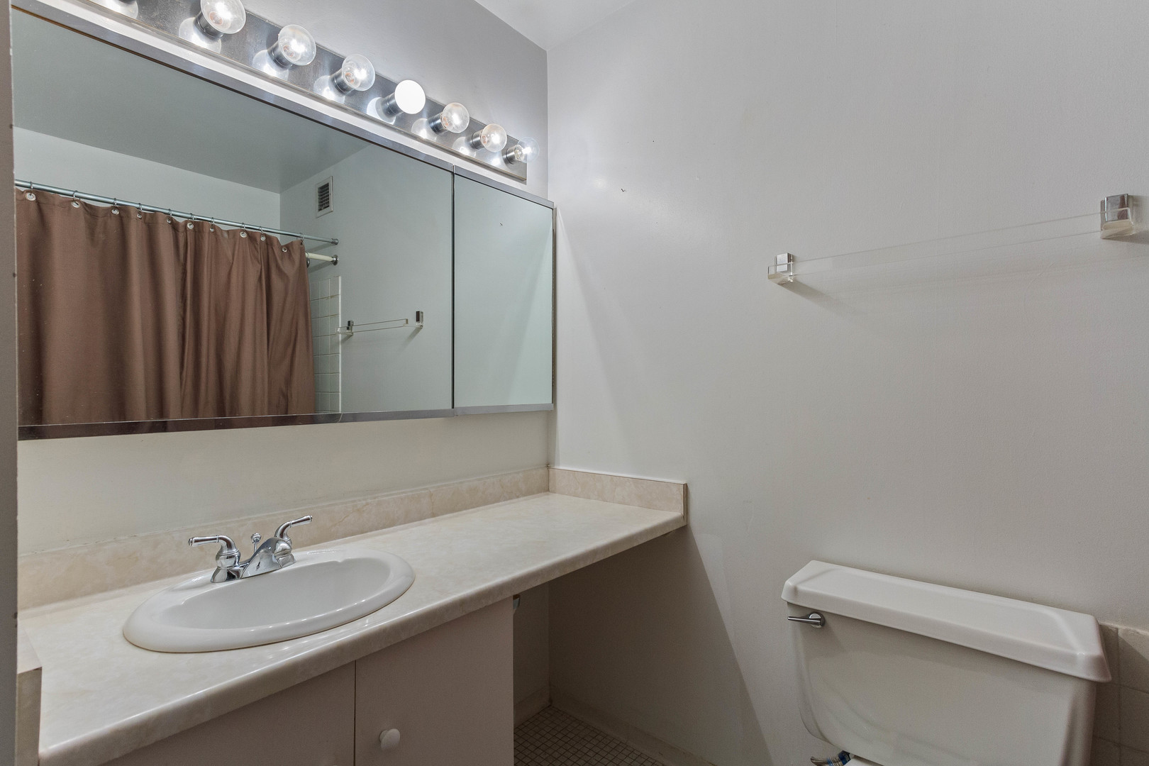1636 N Wells Street Unit: 1209