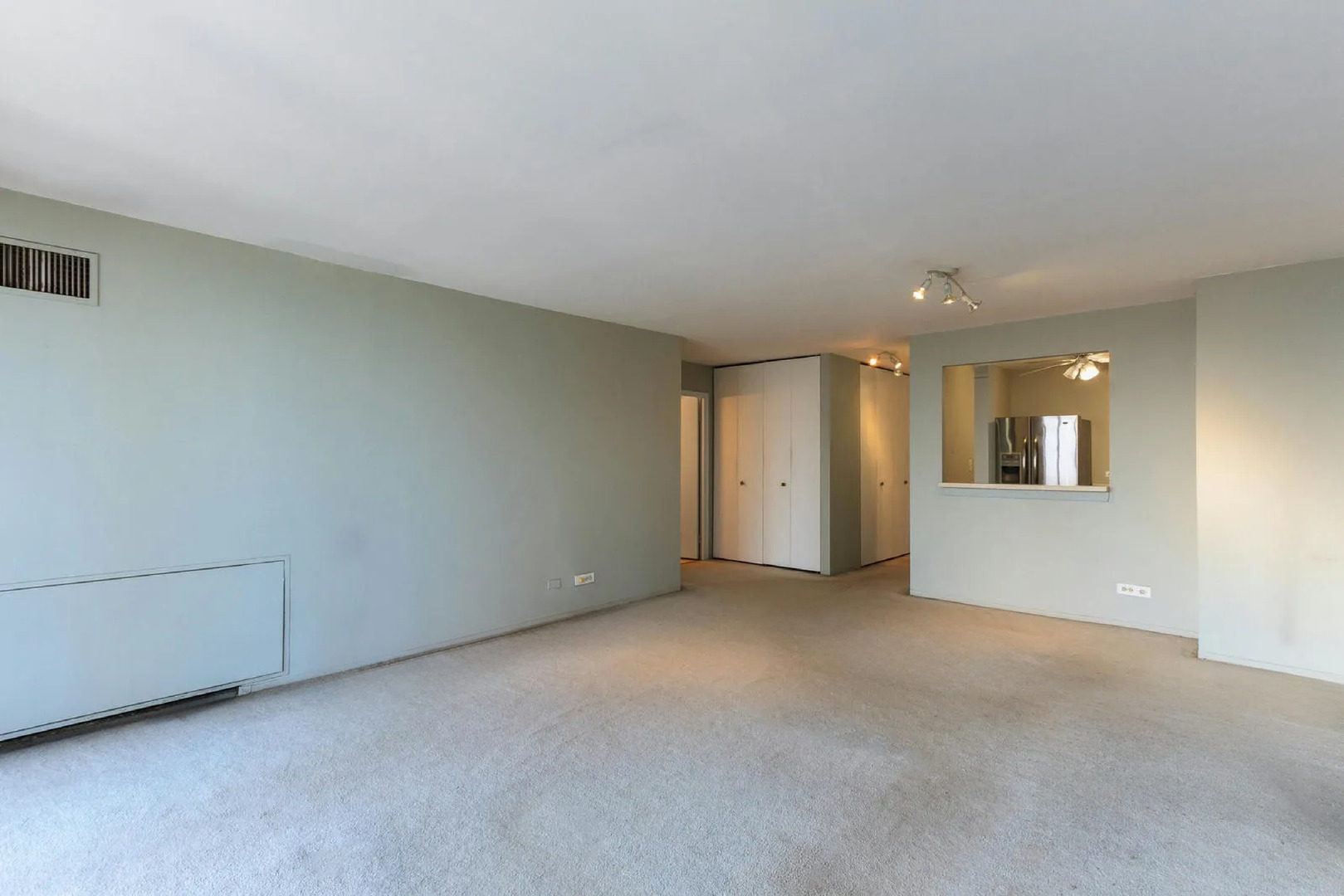 1636 N Wells Street Unit: 1209