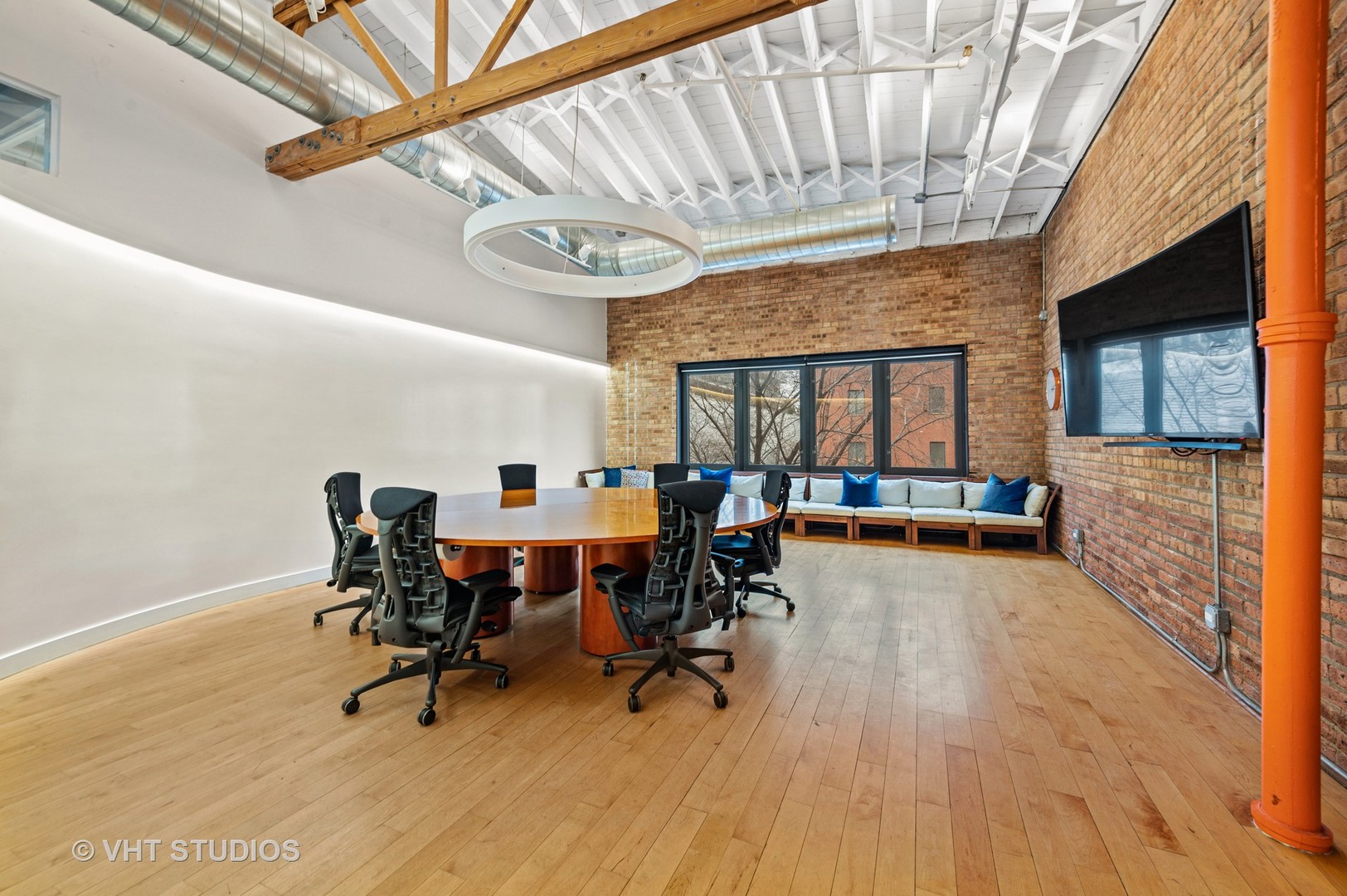 1605 S MICHIGAN Avenue Unit: 201