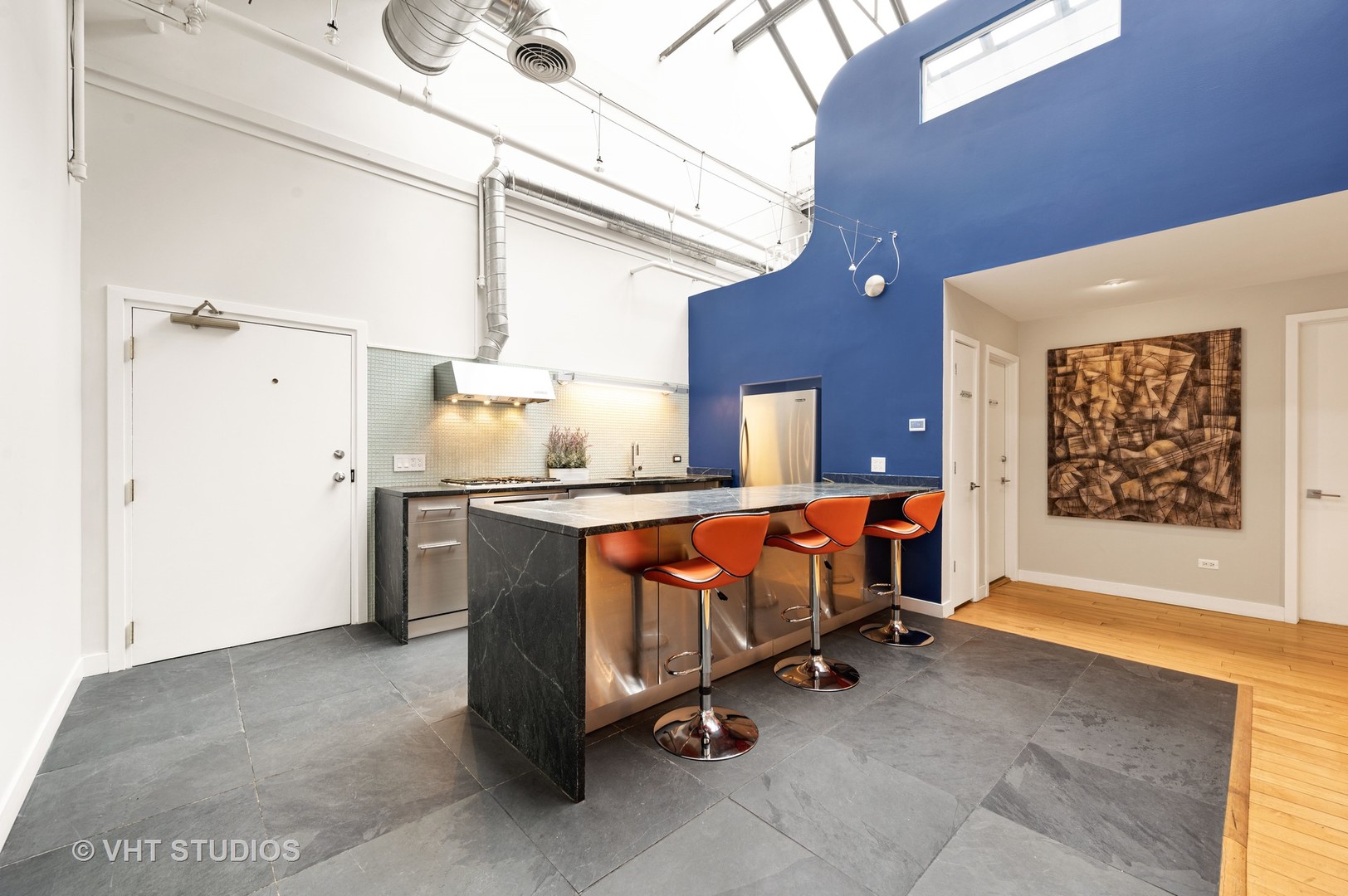 1605 S MICHIGAN Avenue Unit: 201