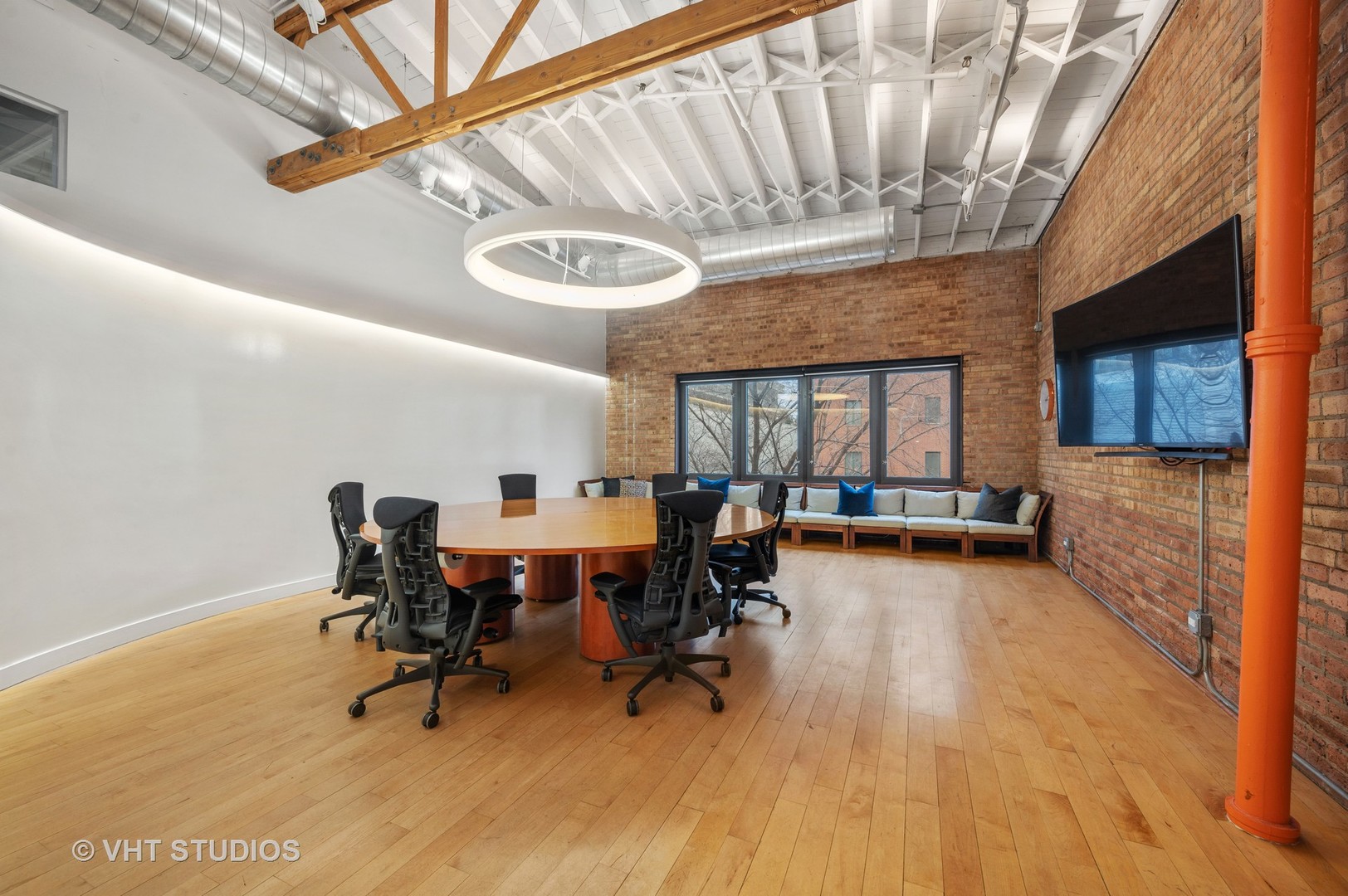 1605 S MICHIGAN Avenue Unit: 201