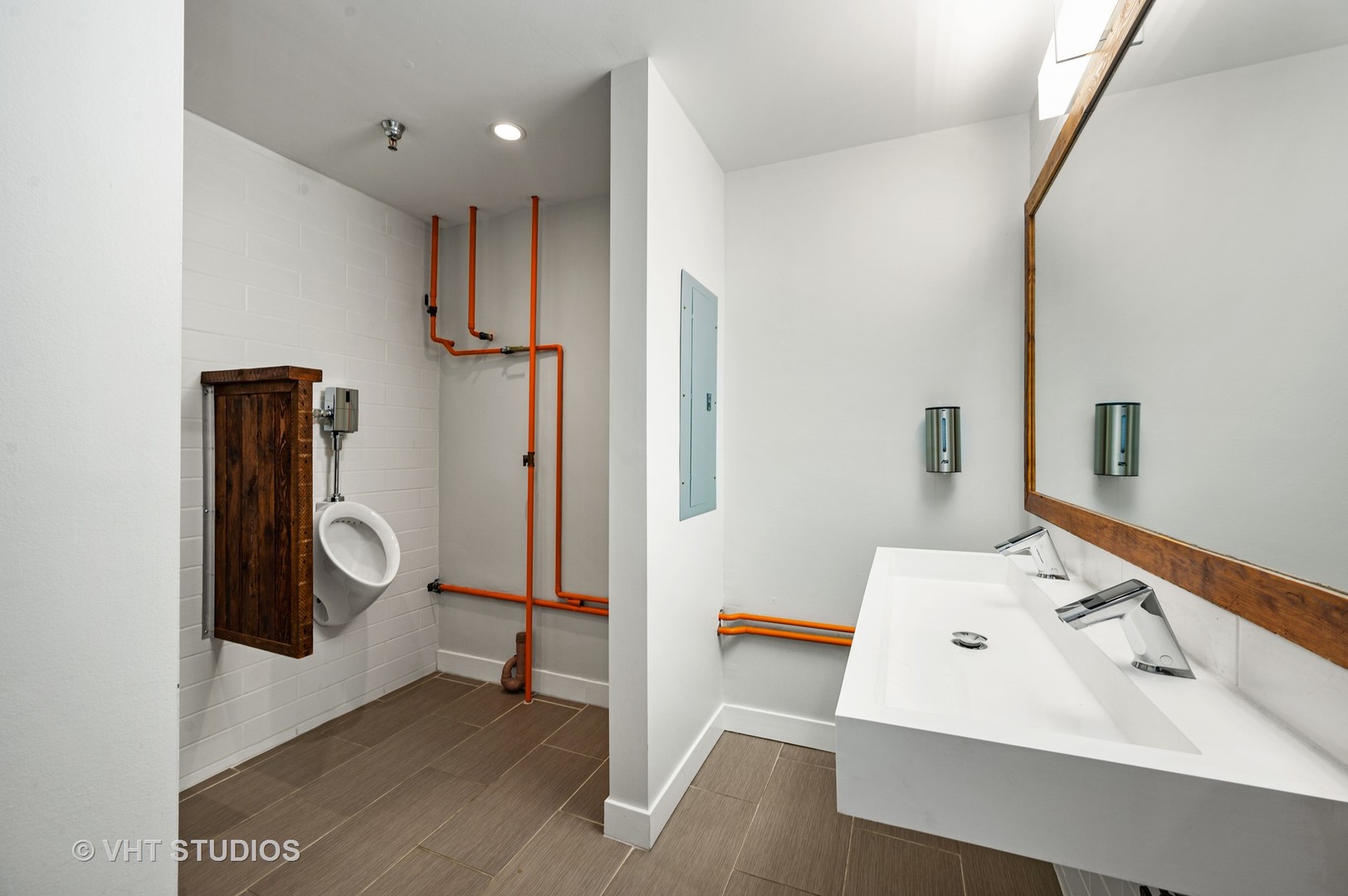 1605 S MICHIGAN Avenue Unit: 201