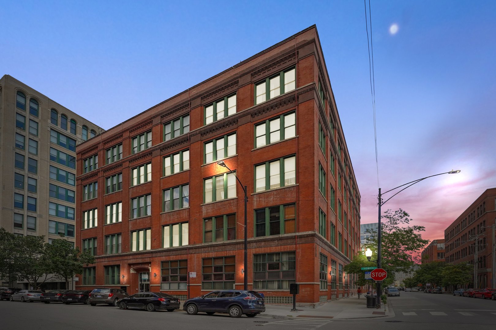 331 S Peoria Street Unit: 403