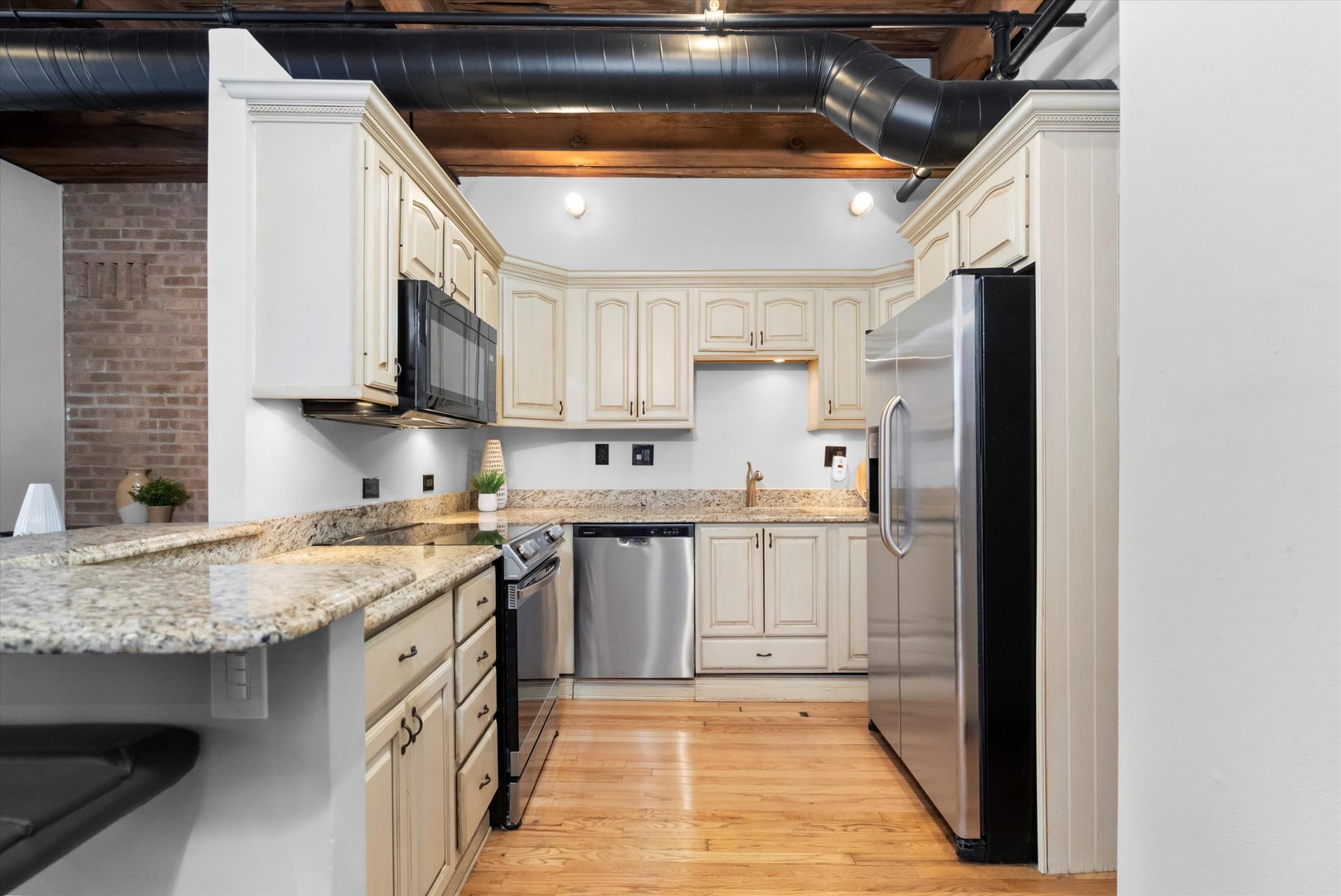 331 S Peoria Street Unit: 403