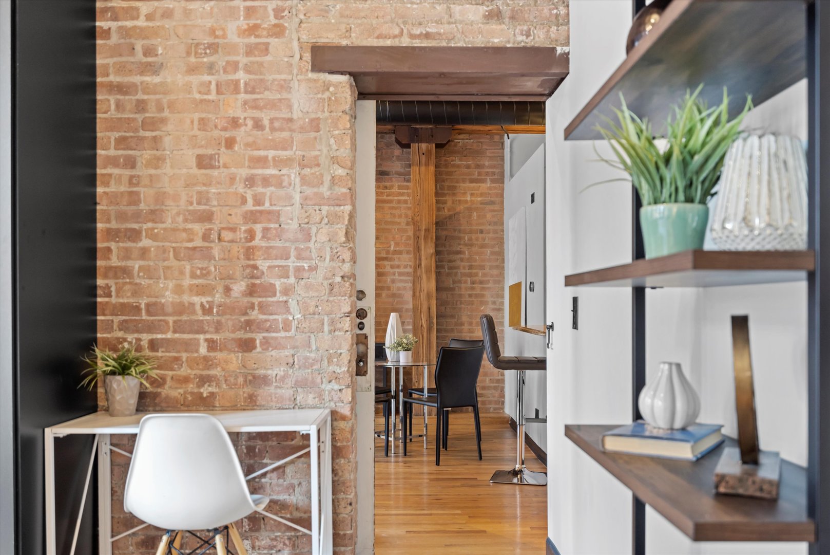 331 S Peoria Street Unit: 403