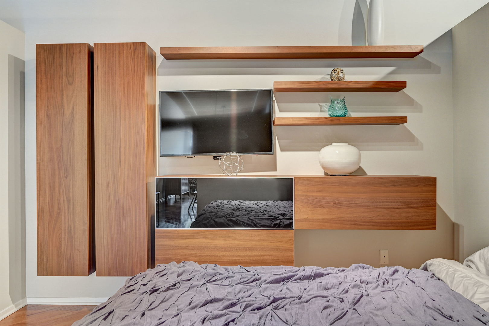 360 W Illinois Street Unit: 231