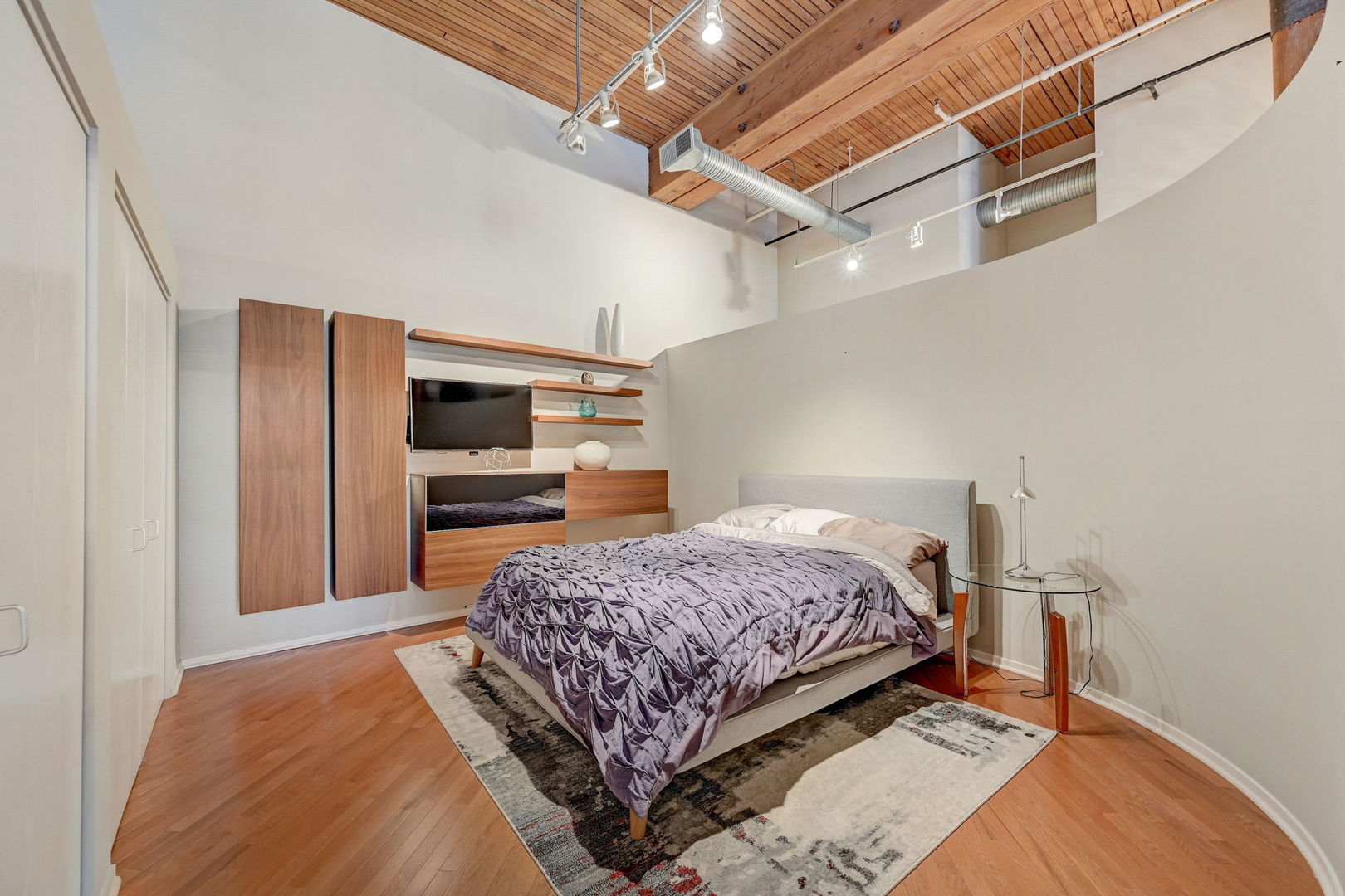 360 W Illinois Street Unit: 231