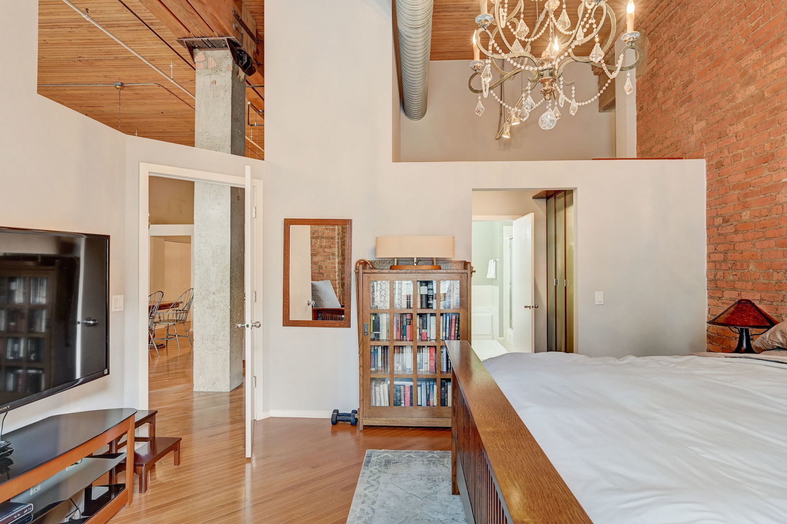 360 W Illinois Street Unit: 231