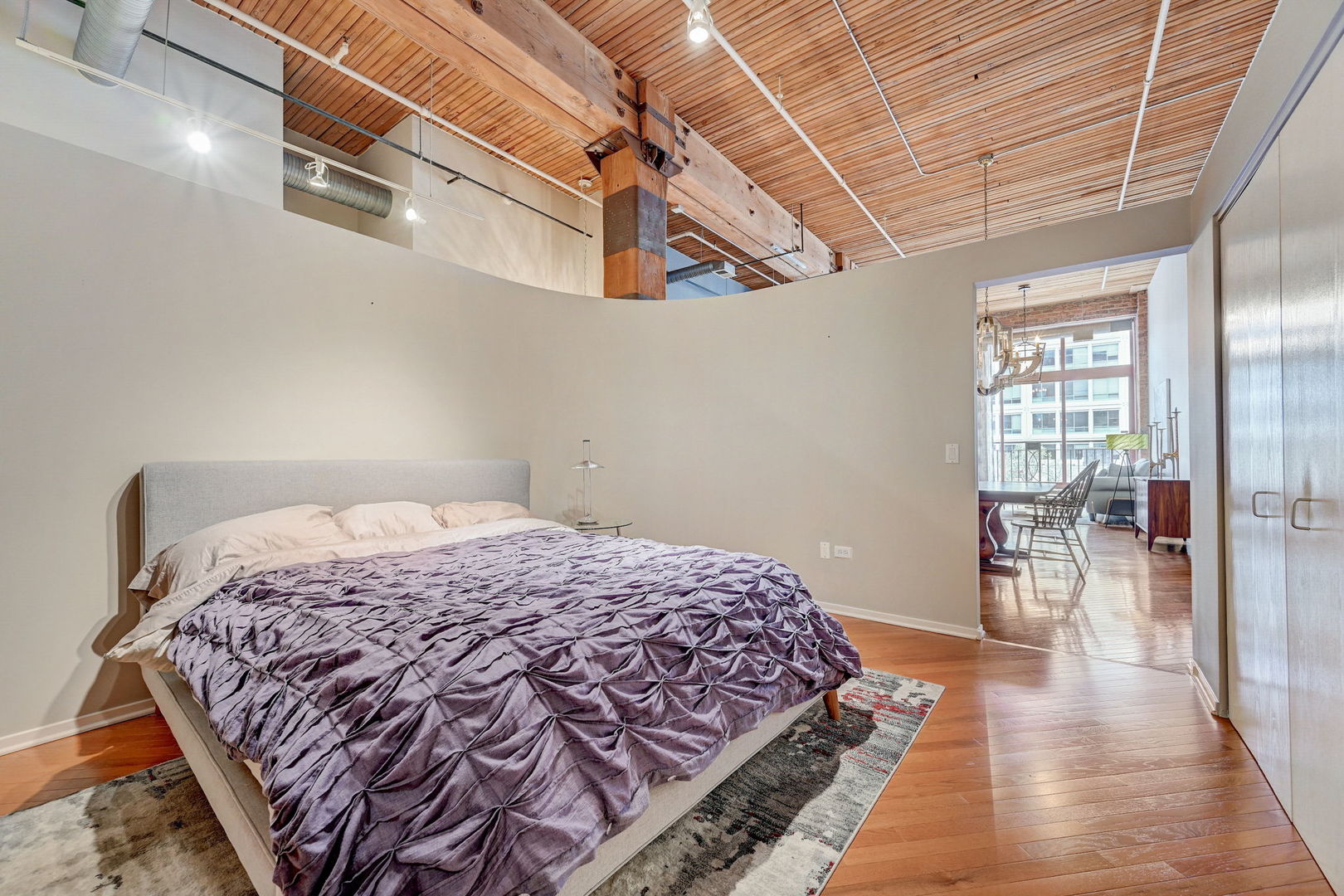 360 W Illinois Street Unit: 231