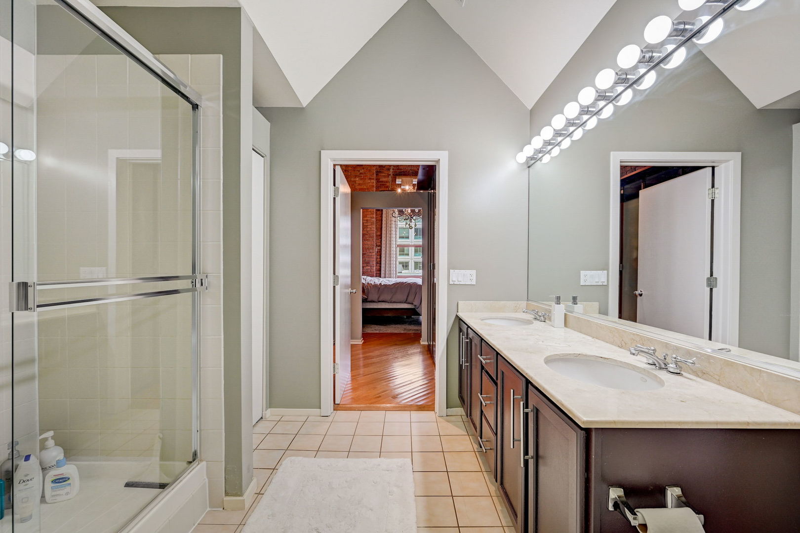 360 W Illinois Street Unit: 231