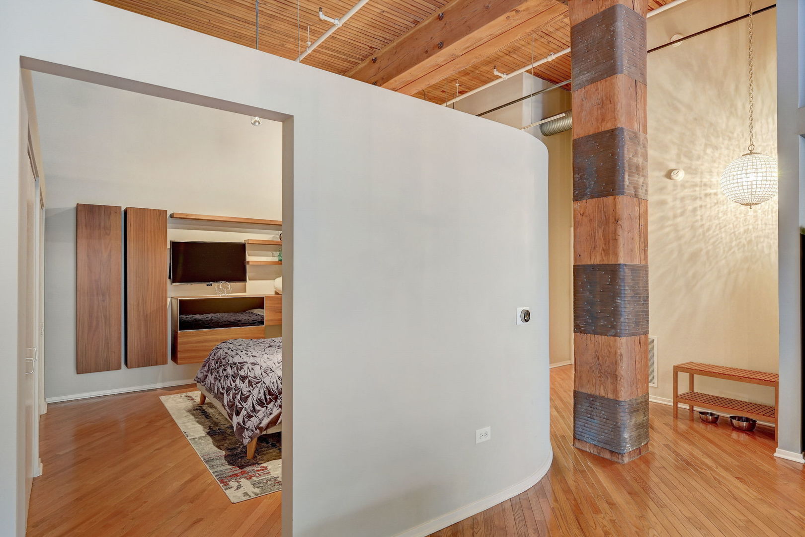 360 W Illinois Street Unit: 231