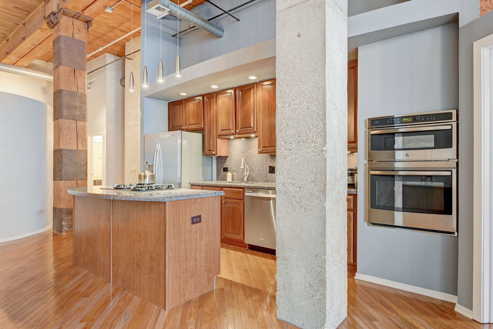 360 W Illinois Street Unit: 231