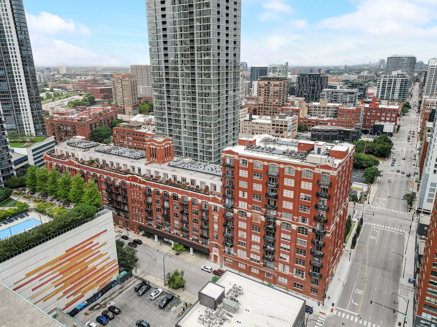 360 W Illinois Street Unit: 231