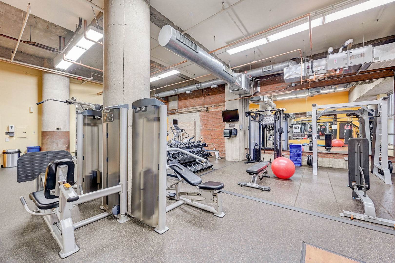 360 W Illinois Street Unit: 231