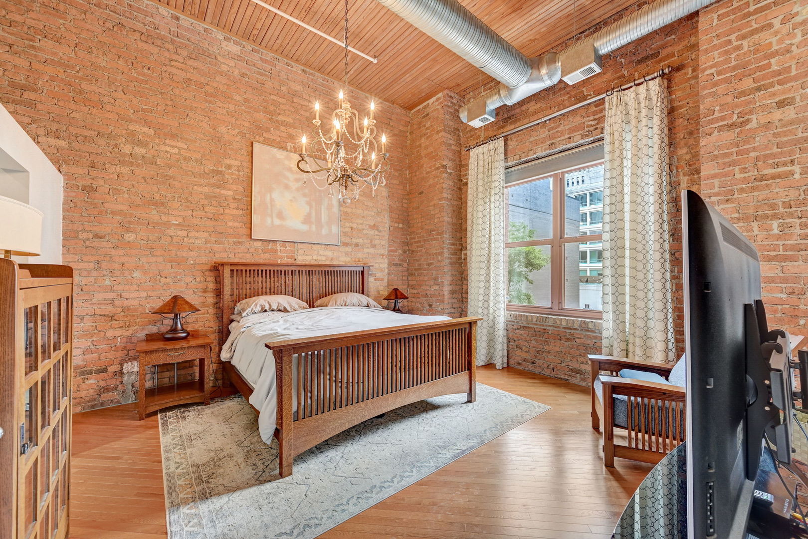 360 W Illinois Street Unit: 231