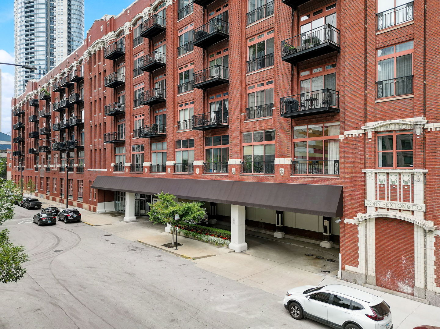 360 W Illinois Street Unit: 231