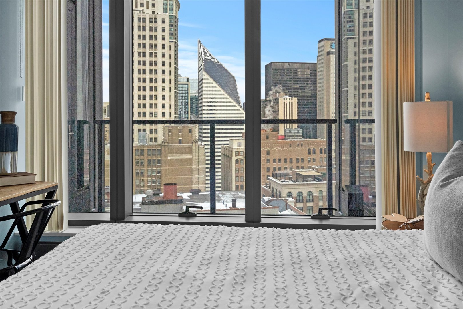 60 E Monroe Street Unit: 2808