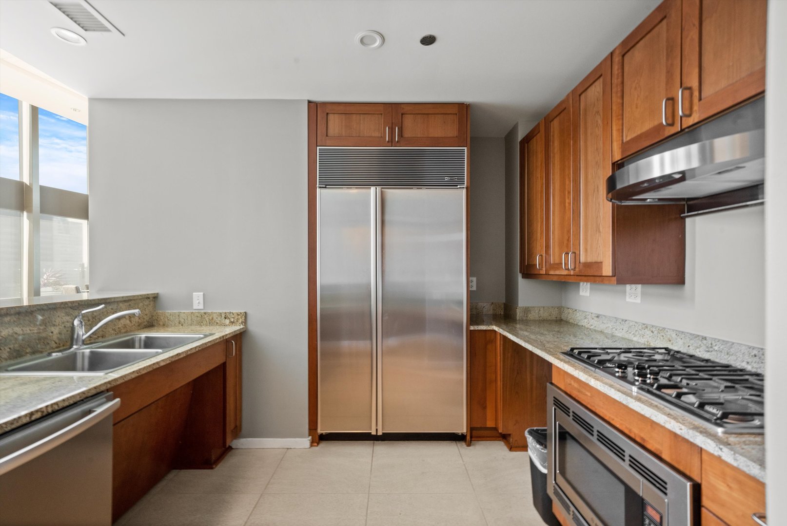 60 E Monroe Street Unit: 2808