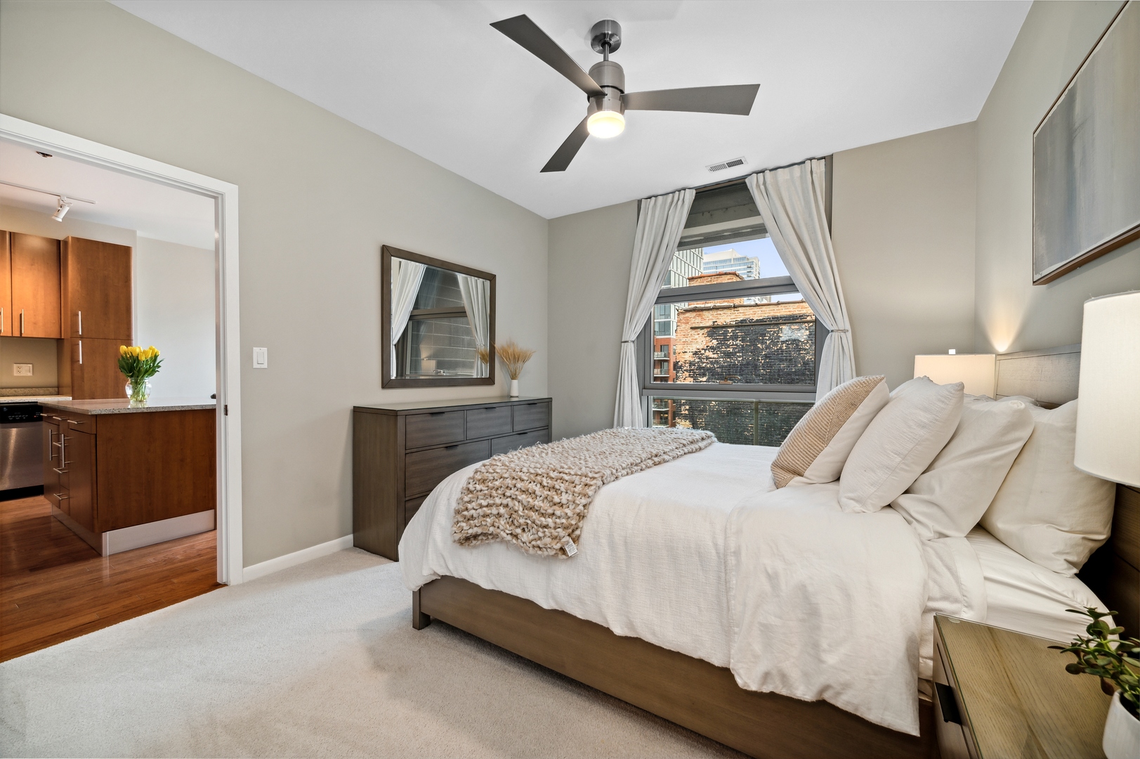 225 S Sangamon Street Unit: 905