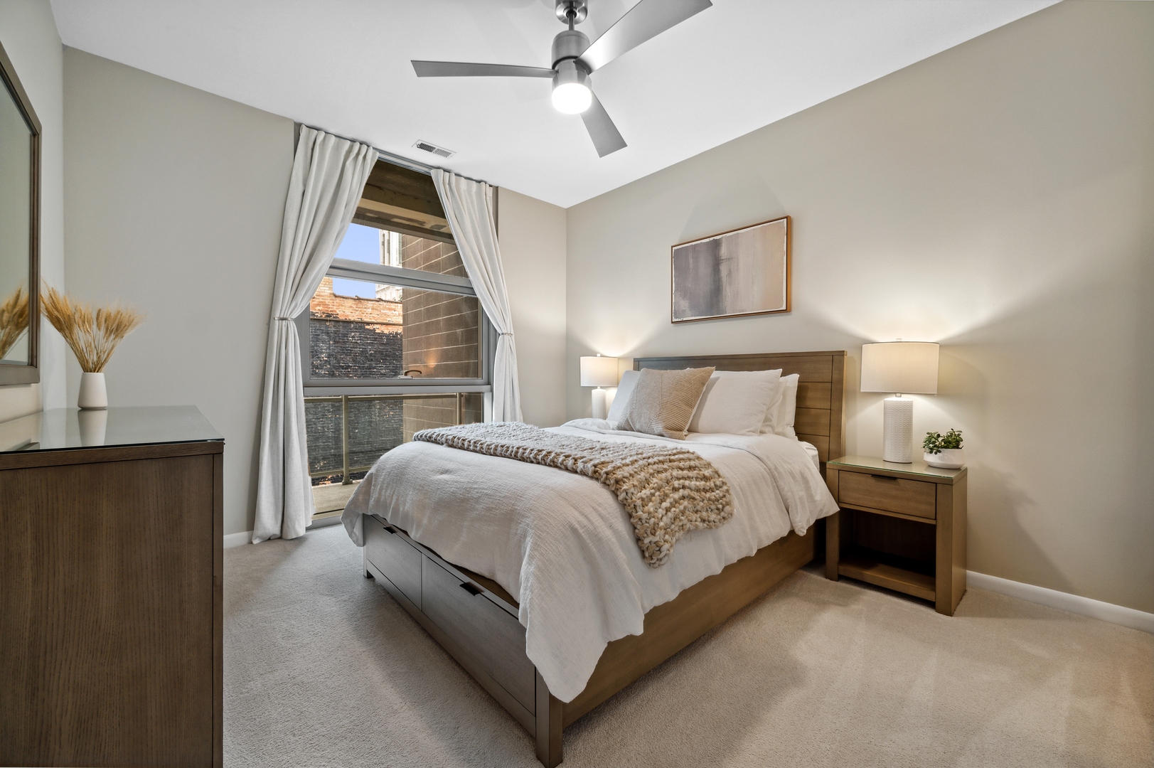 225 S Sangamon Street Unit: 905