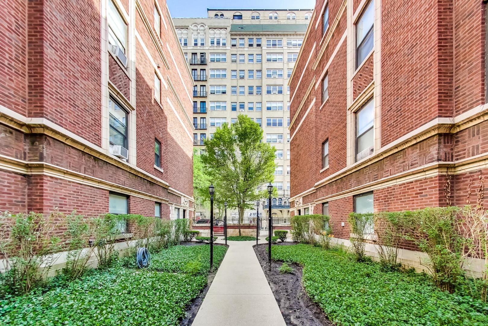 1062 W Granville Avenue Unit: 29