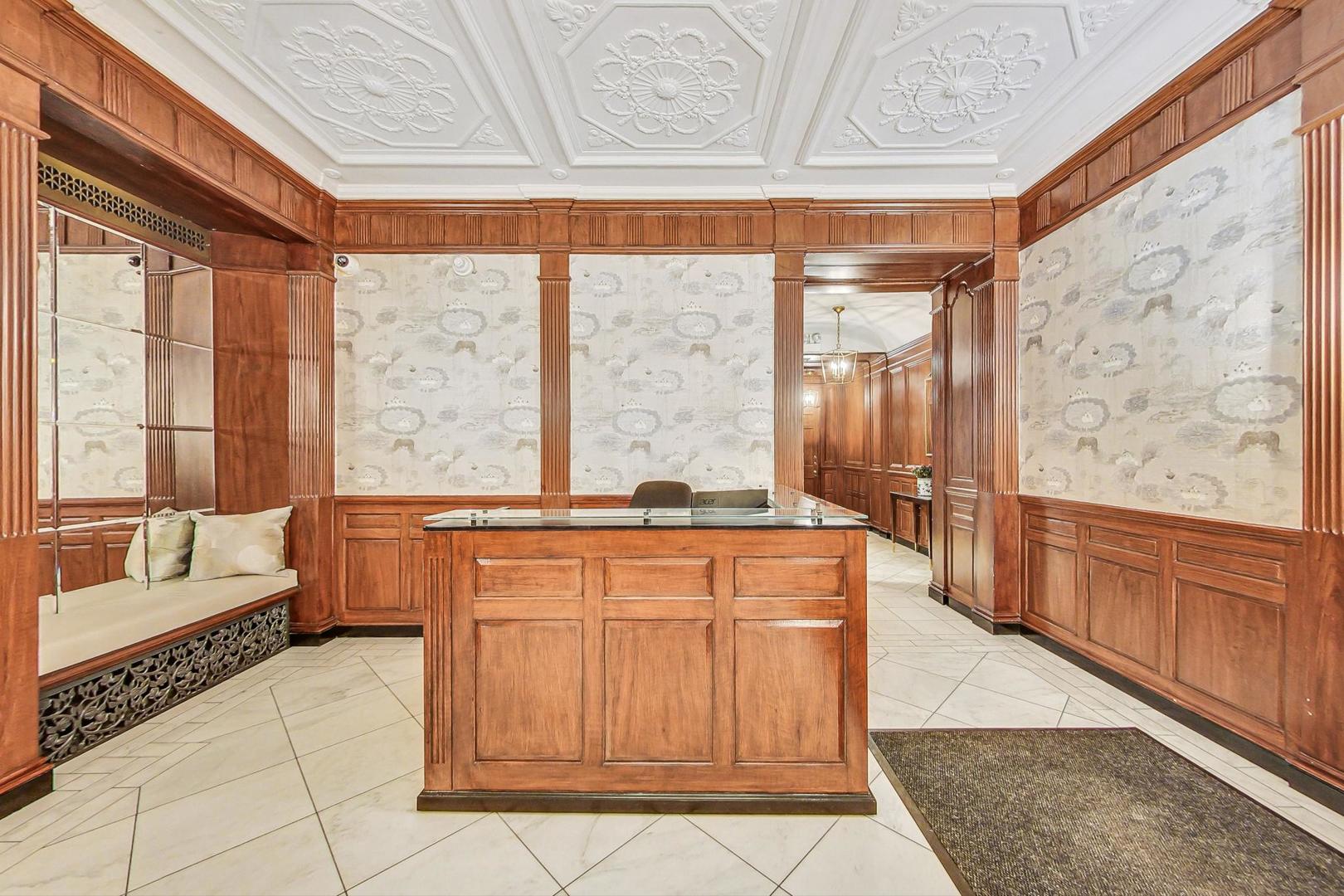 210 E Pearson Street Unit: 2A