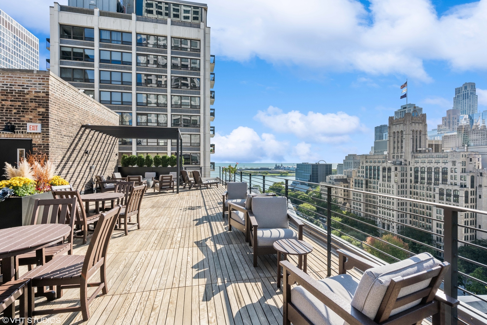 210 E Pearson Street Unit: 2A