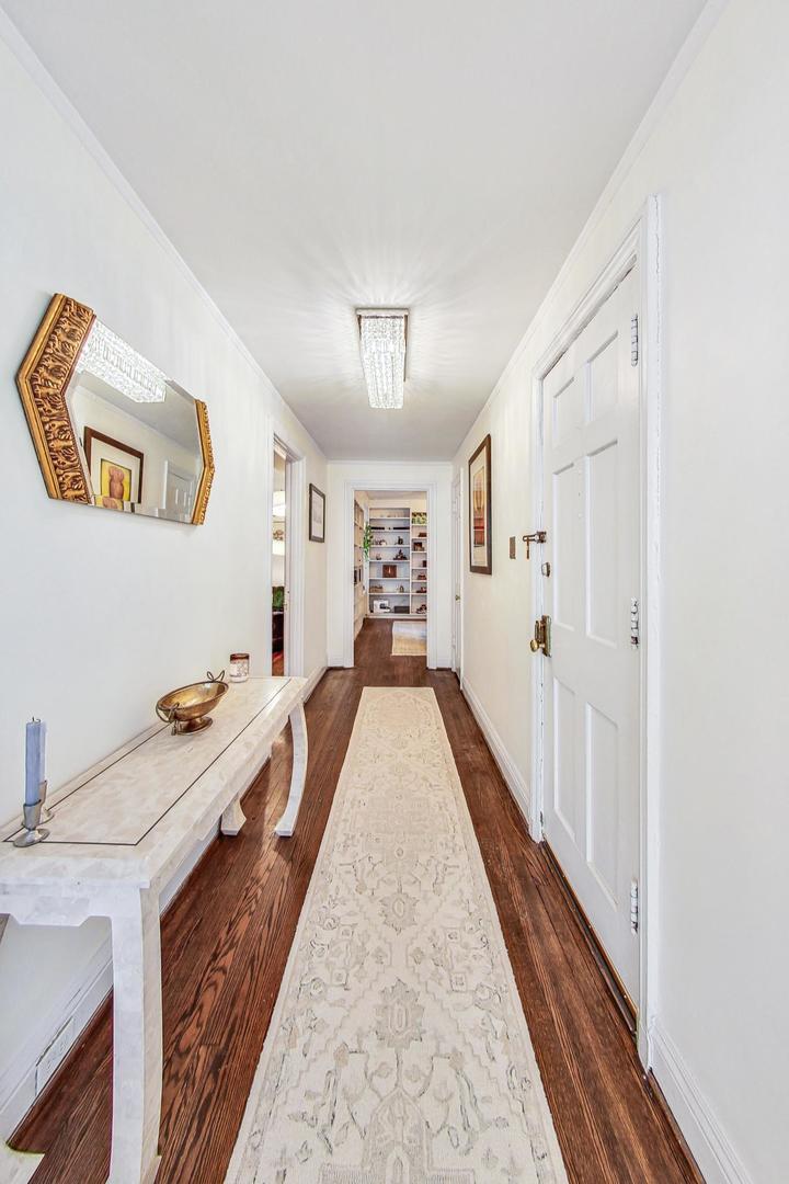 210 E Pearson Street Unit: 2A