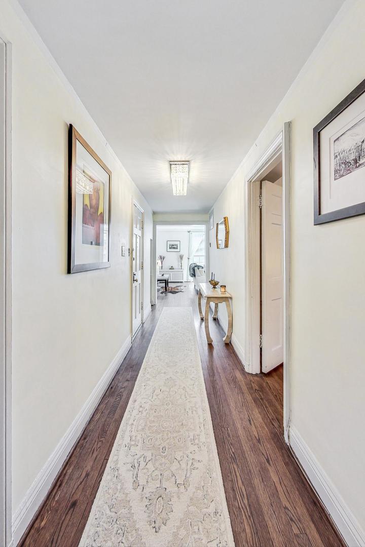 210 E Pearson Street Unit: 2A