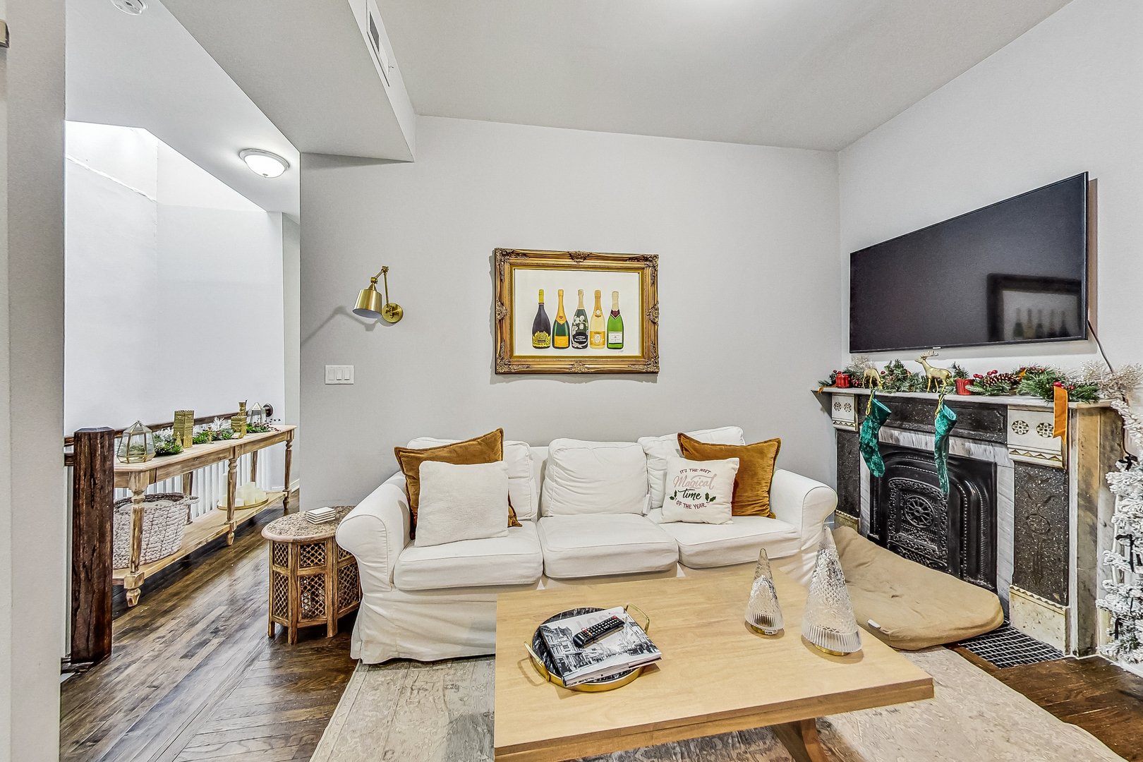 2106 N BISSELL Street