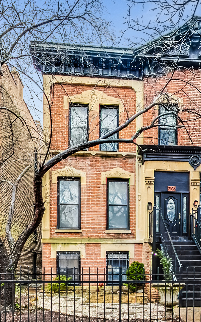 2106 N BISSELL Street