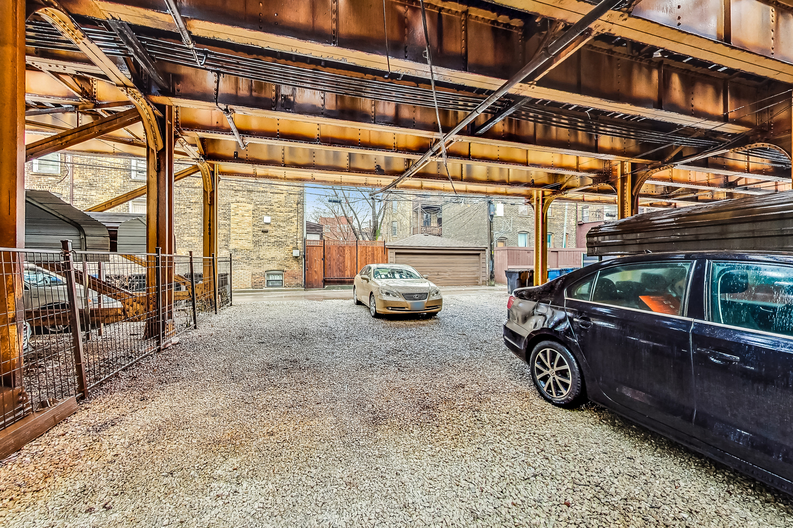 2106 N BISSELL Street