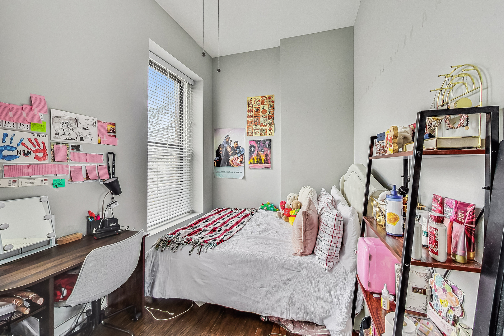 2106 N BISSELL Street